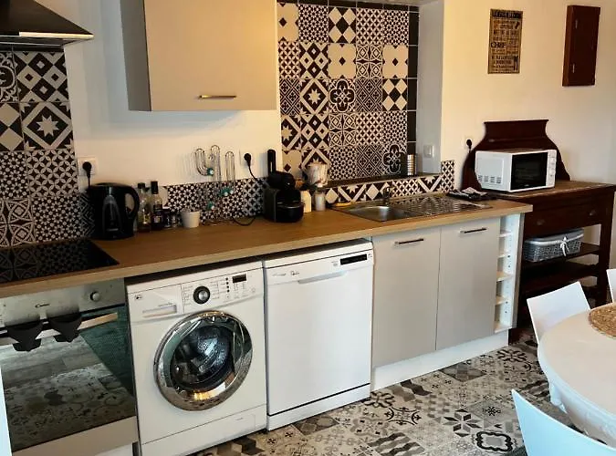 Domaine De La Cherel, Maison En Pierre