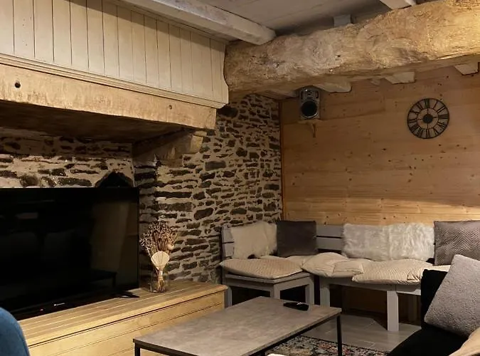 Holiday home Domaine De La Cherel, Maison En Pierre Pontorson