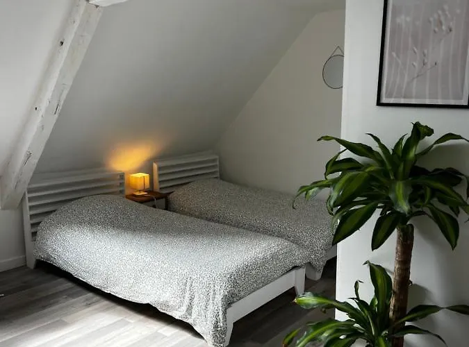 Domaine De La Cherel, Maison En Pierre