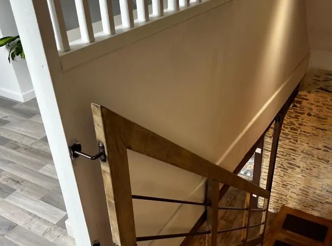 Domaine De La Cherel, Maison En Pierre