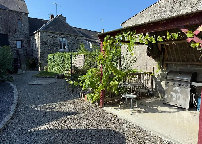 Holiday home Domaine De La Cherel, Maison En Pierre Pontorson