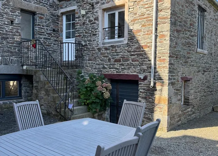 Domaine De La Cherel, Maison En Pierre * 蓬托尔松